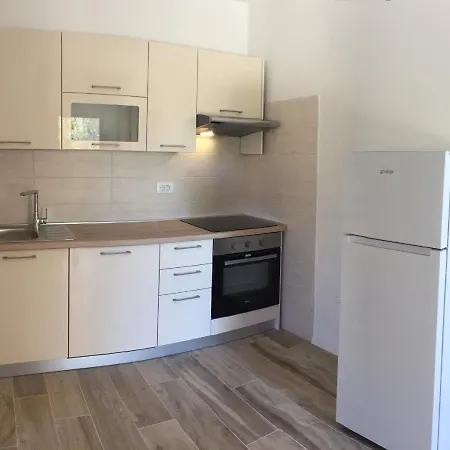 Apartment Lucia *